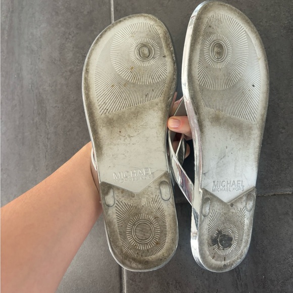 Michael Kors Jelly Flip Flops - Picture 3 of 4
